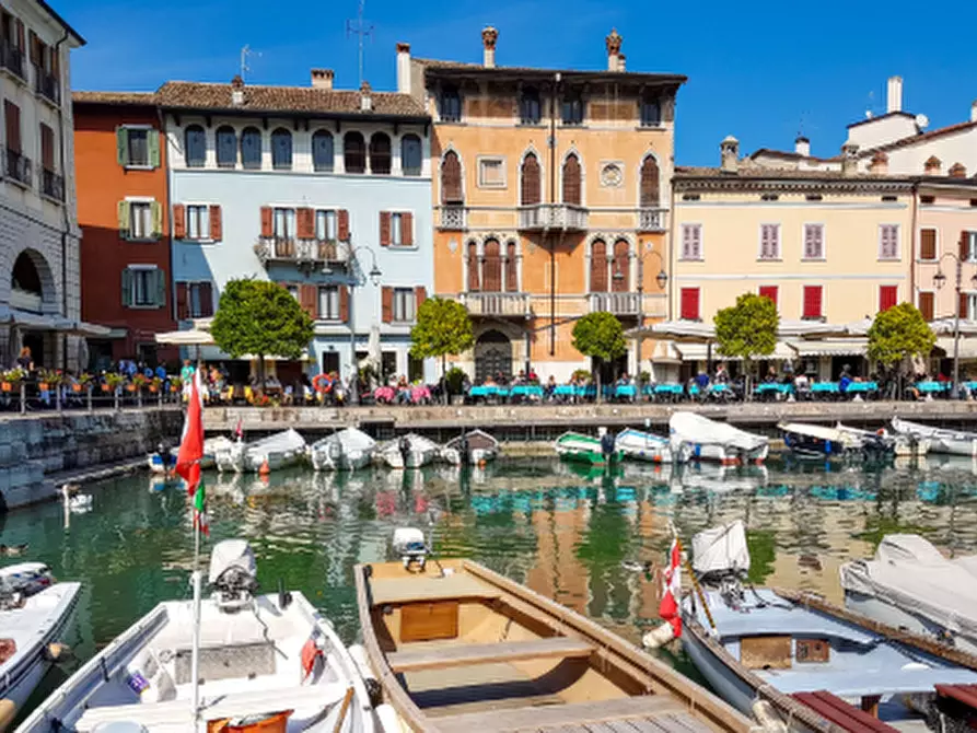 casa indipendente in vendita a Desenzano del Garda