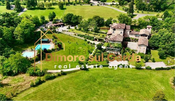 casa indipendente in vendita a Desenzano del Garda