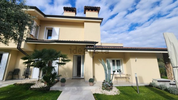 casa indipendente in vendita a Desenzano del Garda