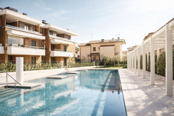 appartamento in vendita a Desenzano del Garda in zona Rivoltella