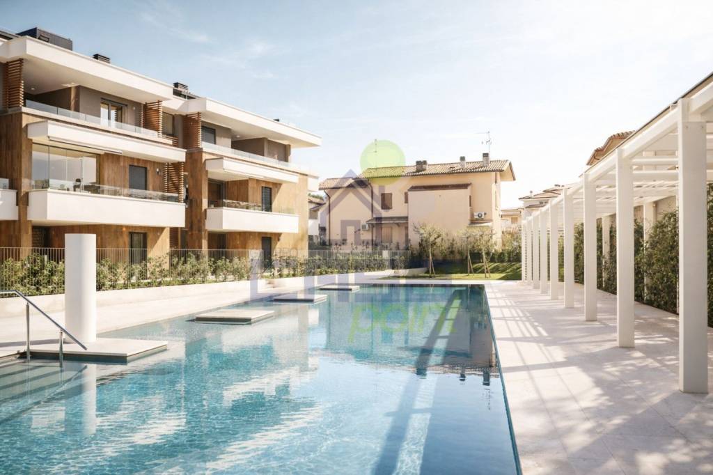 appartamento in vendita a Desenzano del Garda in zona Rivoltella