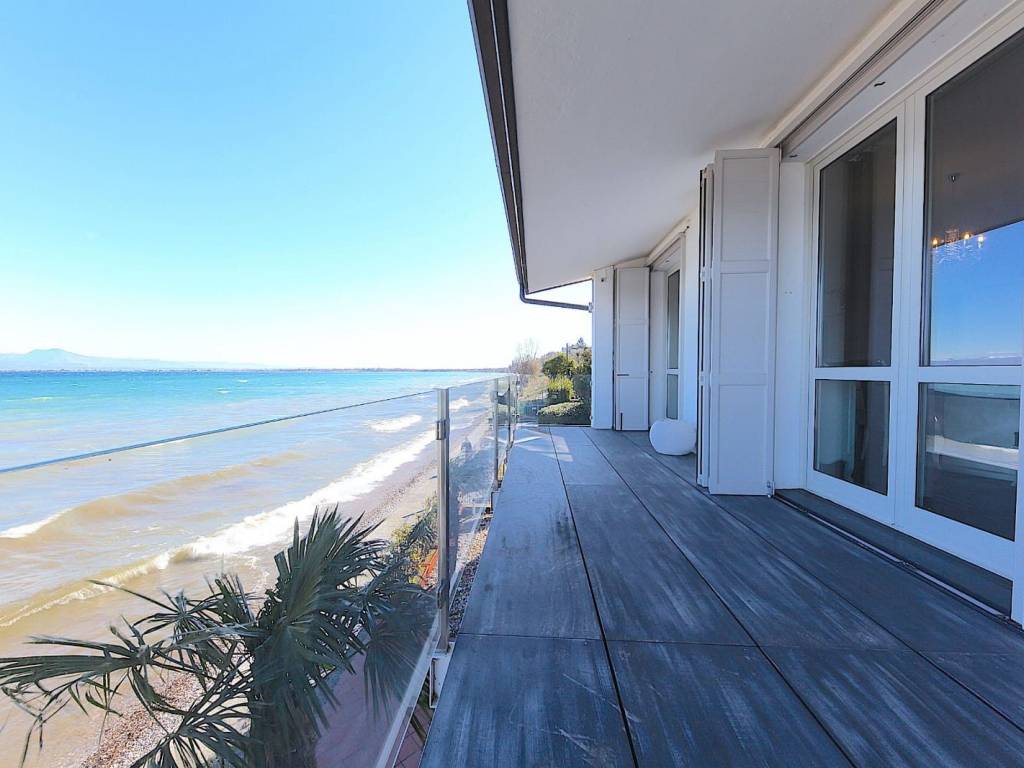 casa indipendente in vendita a Desenzano del Garda