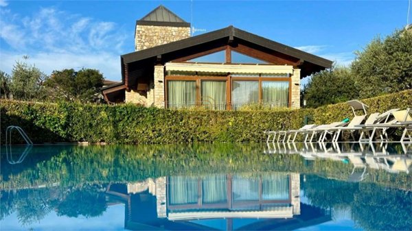 casa indipendente in vendita a Desenzano del Garda