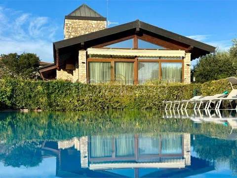 casa indipendente in vendita a Desenzano del Garda