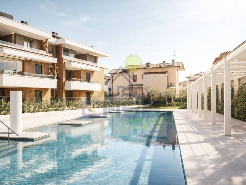 appartamento in vendita a Desenzano del Garda in zona Rivoltella