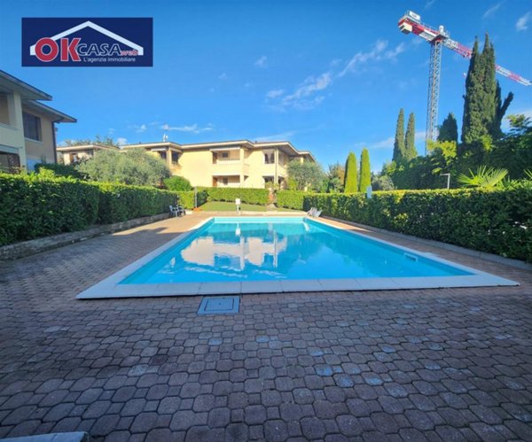 casa indipendente in vendita a Desenzano del Garda in zona Rivoltella