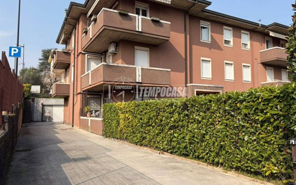 appartamento in vendita a Desenzano del Garda in zona Campeggio sul Vò