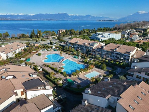 appartamento in vendita a Desenzano del Garda in zona Rivoltella