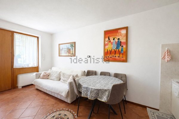 appartamento in vendita a Desenzano del Garda in zona Rivoltella