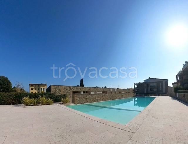 casa indipendente in vendita a Desenzano del Garda in zona Rivoltella