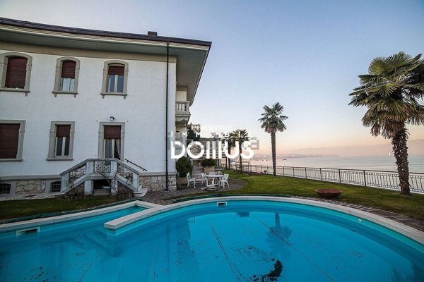 casa indipendente in vendita a Desenzano del Garda