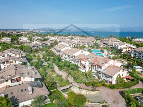 appartamento in vendita a Desenzano del Garda in zona Rivoltella