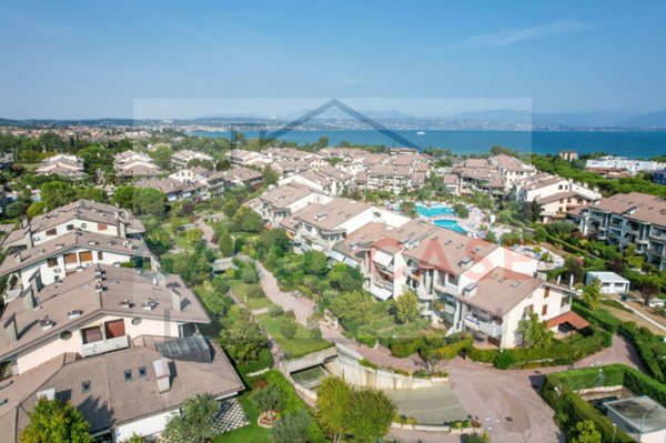 appartamento in vendita a Desenzano del Garda in zona Rivoltella