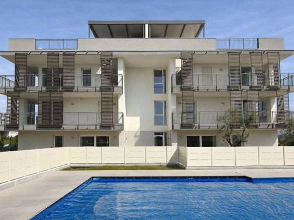 appartamento in vendita a Desenzano del Garda in zona Rivoltella