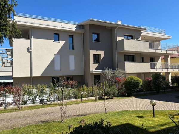 appartamento in vendita a Desenzano del Garda