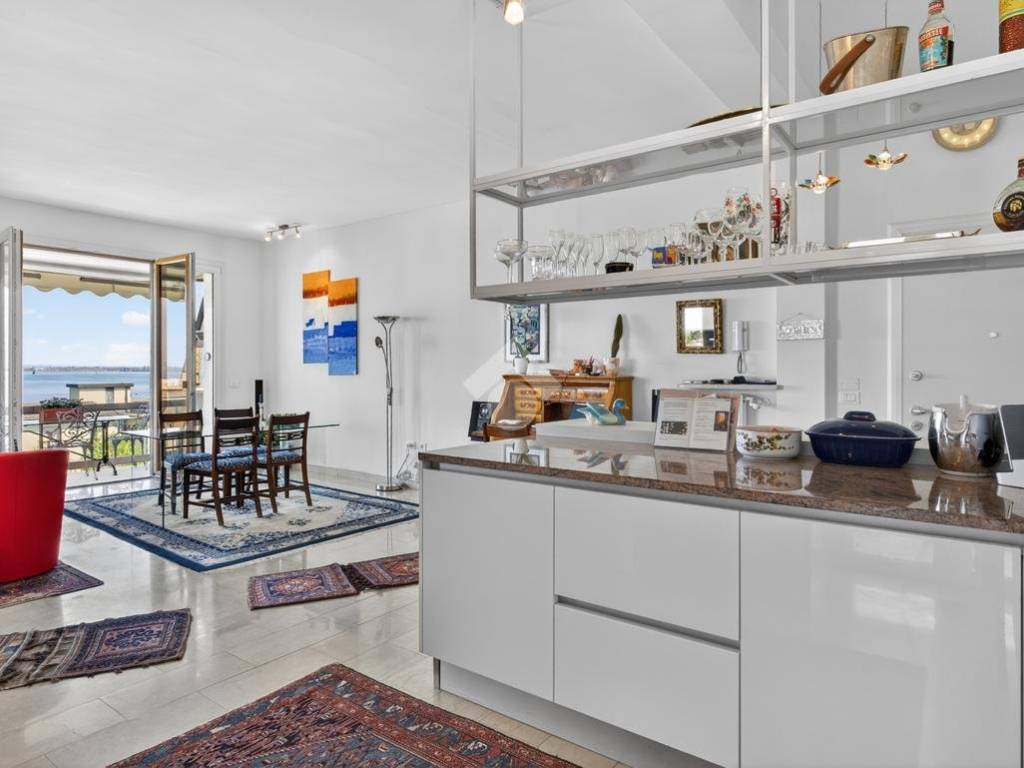 appartamento in vendita a Desenzano del Garda