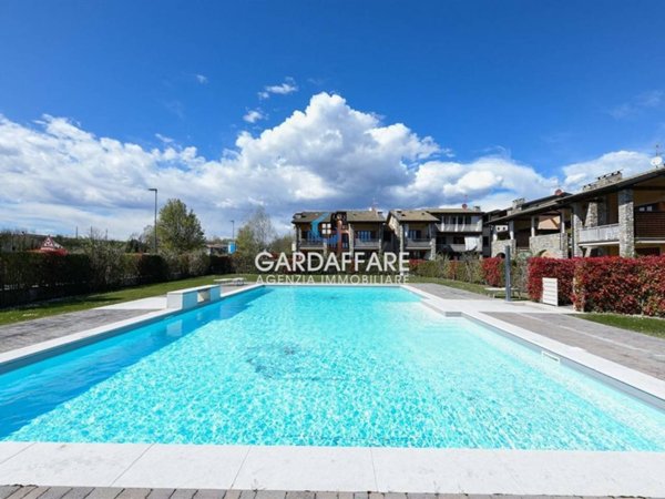appartamento in vendita a Desenzano del Garda in zona Rivoltella