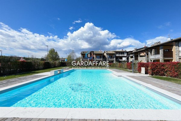 appartamento in vendita a Desenzano del Garda in zona Rivoltella