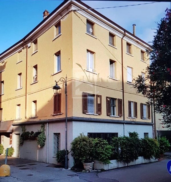 casa indipendente in vendita a Desenzano del Garda