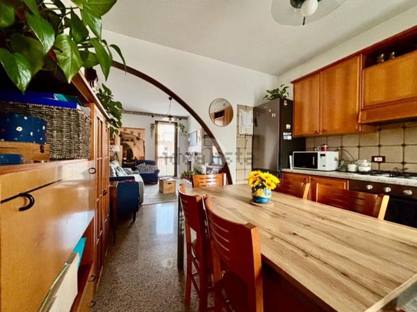 casa indipendente in vendita a Desenzano del Garda in zona Rivoltella