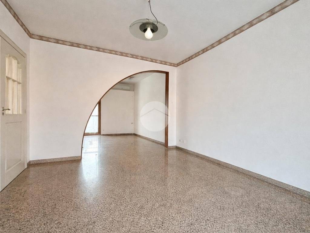 casa indipendente in vendita a Desenzano del Garda in zona Rivoltella