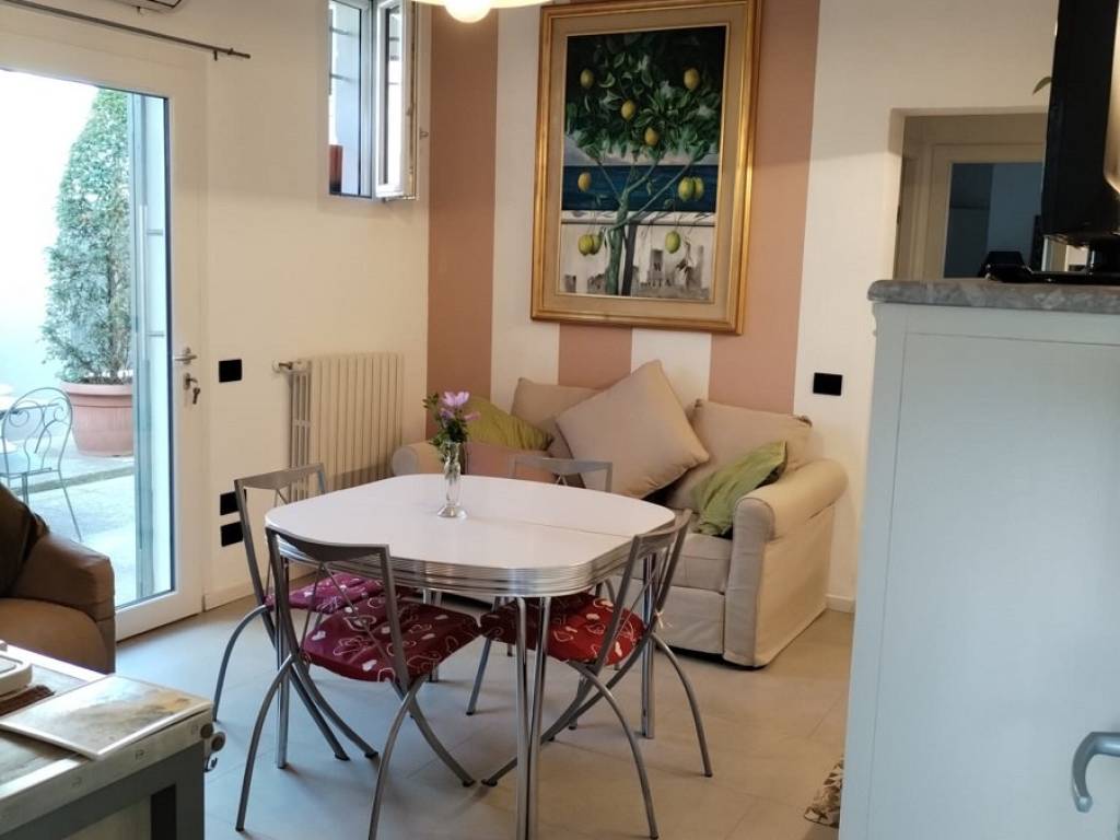 casa indipendente in vendita a Desenzano del Garda