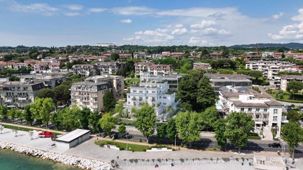 appartamento in vendita a Desenzano del Garda