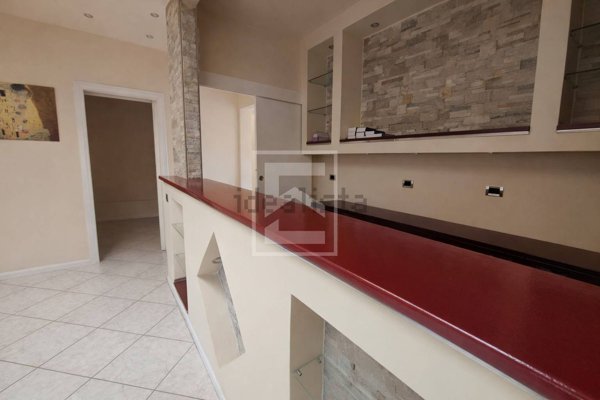 ufficio in vendita a Desenzano del Garda