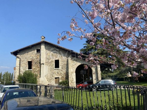 casa indipendente in vendita a Desenzano del Garda