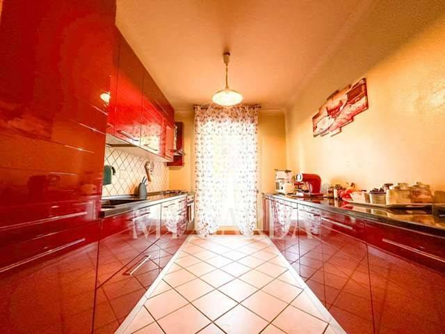 appartamento in vendita a Desenzano del Garda in zona Rivoltella