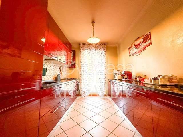 appartamento in vendita a Desenzano del Garda in zona Rivoltella