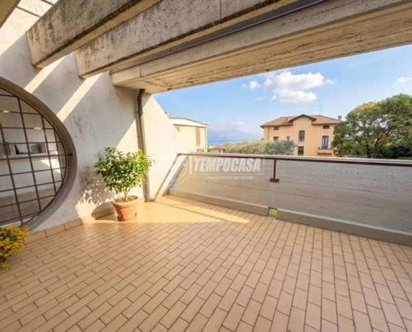 appartamento in vendita a Desenzano del Garda in zona Campeggio sul Vò