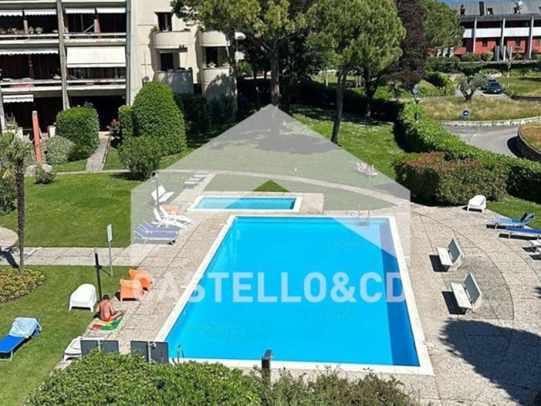 appartamento in vendita a Desenzano del Garda in zona Rivoltella