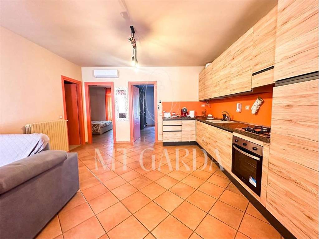 appartamento in vendita a Desenzano del Garda in zona Vaccarolo