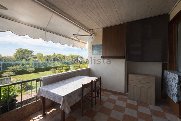 appartamento in vendita a Desenzano del Garda in zona Rivoltella