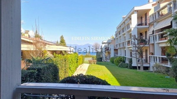 appartamento in vendita a Desenzano del Garda in zona Rivoltella