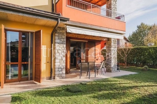 appartamento in vendita a Desenzano del Garda in zona Rivoltella