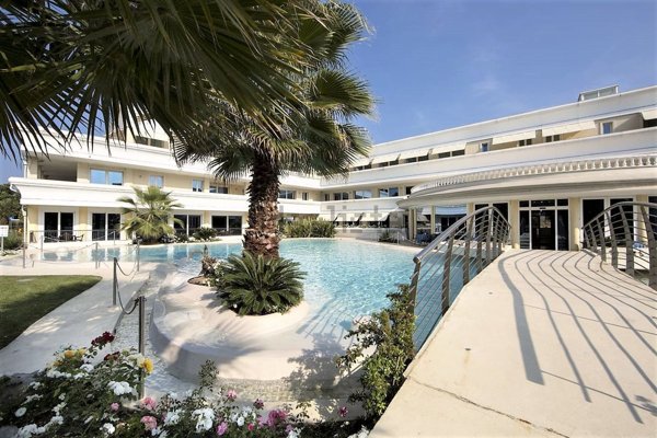 appartamento in vendita a Desenzano del Garda in zona Rivoltella