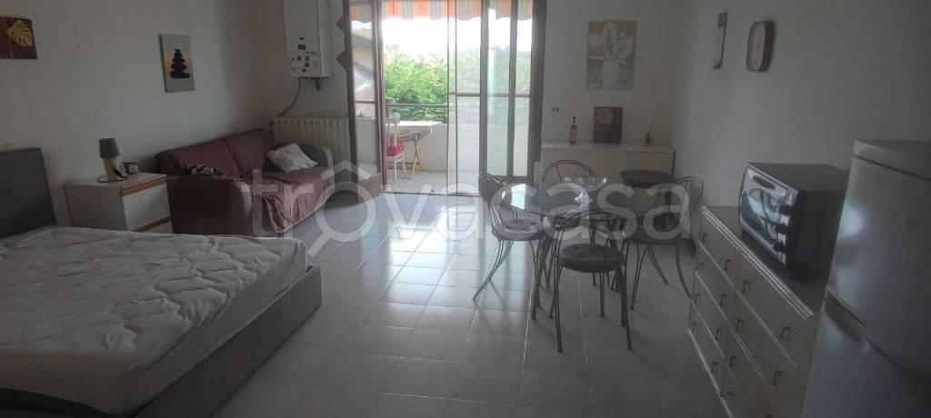 appartamento in vendita a Desenzano del Garda in zona Rivoltella