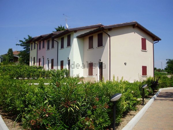 appartamento in vendita a Desenzano del Garda in zona Vaccarolo
