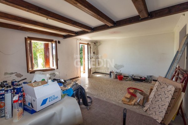 casa indipendente in vendita a Desenzano del Garda in zona San Pietro