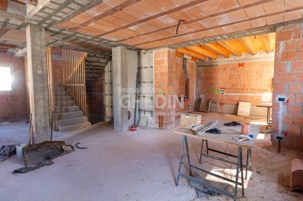 casa indipendente in vendita a Desenzano del Garda in zona San Pietro