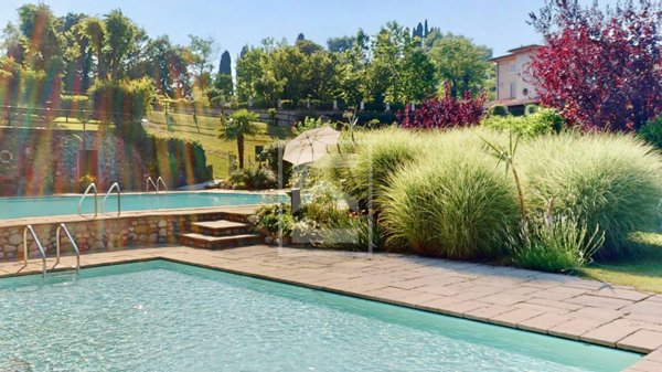 casa indipendente in vendita a Desenzano del Garda