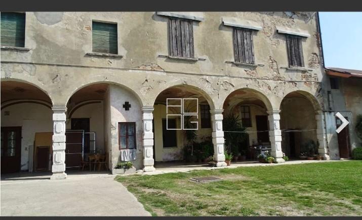 casa indipendente in vendita a Desenzano del Garda in zona Rivoltella