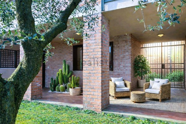 casa indipendente in vendita a Desenzano del Garda