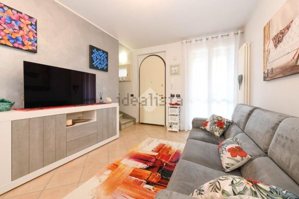 casa indipendente in vendita a Desenzano del Garda