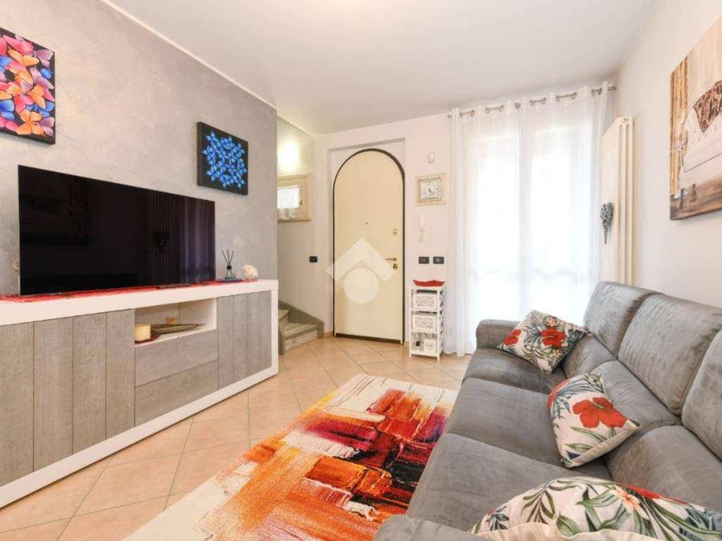 casa indipendente in vendita a Desenzano del Garda