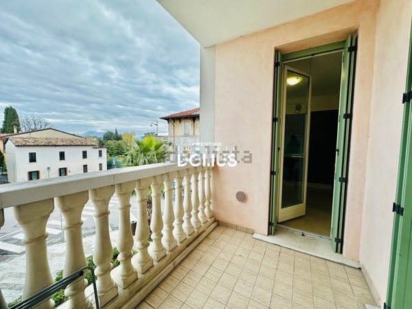 appartamento in vendita a Desenzano del Garda in zona Rivoltella