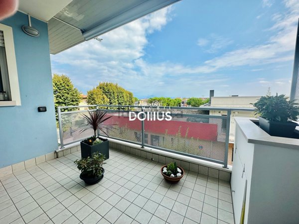 appartamento in vendita a Desenzano del Garda in zona Campeggio sul Vò