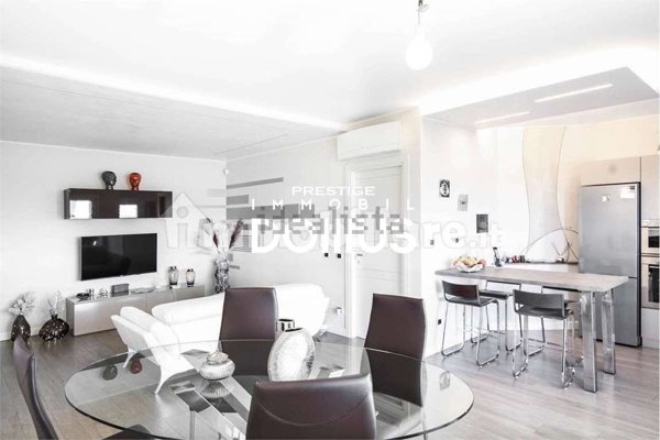 appartamento in vendita a Desenzano del Garda in zona Campeggio sul Vò